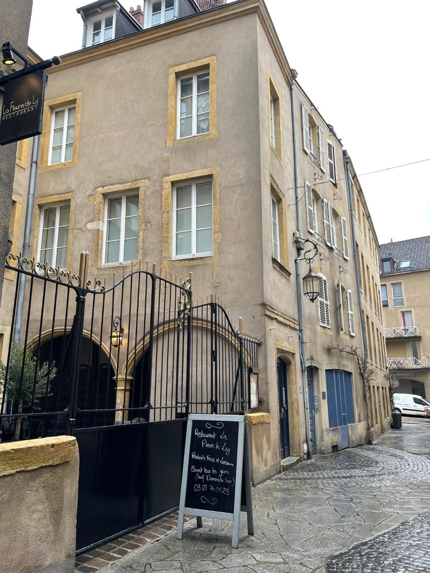 Fleure De Ly / Superb Studio Flat In Old Town Metz Extérieur photo